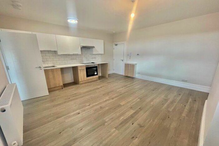 Studio To Rent In Poole Road, Bournemouth, BH4