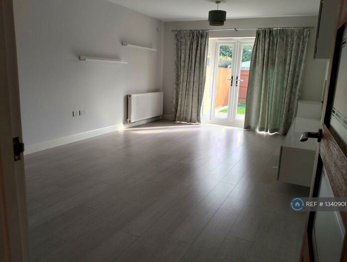 3 Bedroom Semi-Detached House To Rent In Maxwell Road, Beaconsfield, HP9