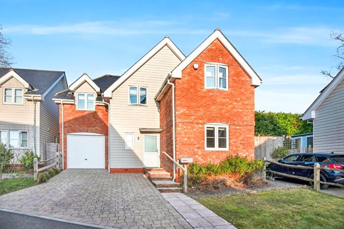 4 Bedroom Detached House For Sale In Perry Way, Four Marks, Alton, Hampshire, GU34