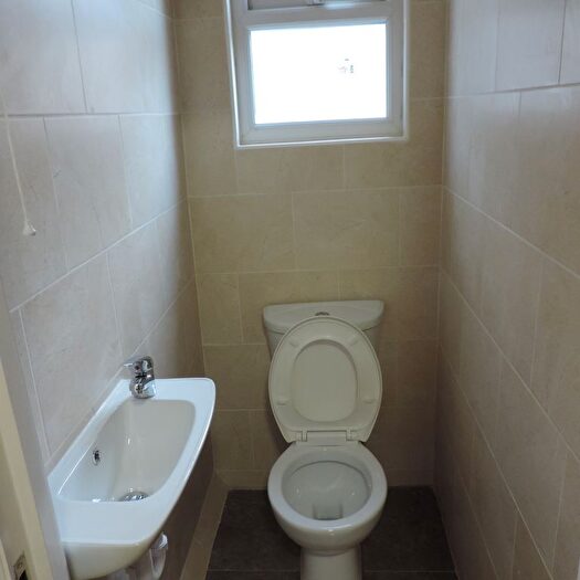 3 Bedroom Flat To Rent In Church Rd, London, E10