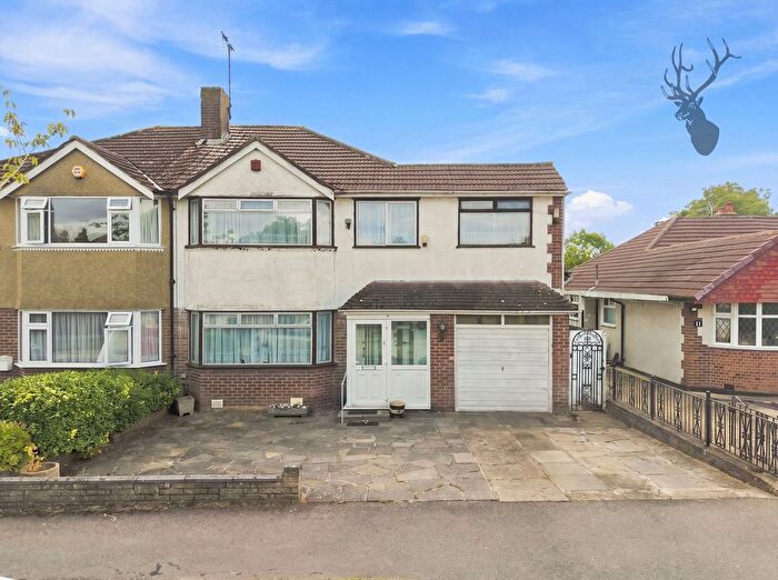 4 Bedroom Semi-detached House For Sale In Baldocks Road, Theydon Bois, CM16