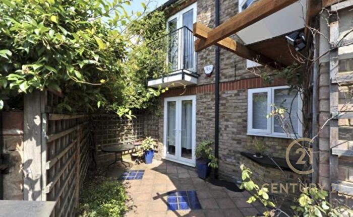 3 Bedroom End Of Terrace House To Rent In A Bolingbroke Walk London, SW11