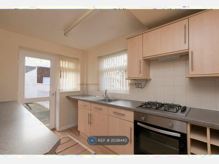 3 Bedroom Semi-Detached House To Rent In Heygarth Road, Wirral, CH62