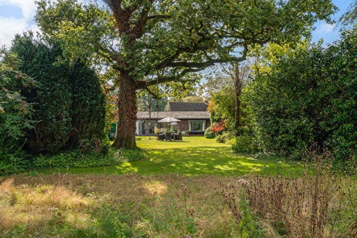 4 Bedroom Bungalow For Sale In Passfield Common, Liphook, GU30