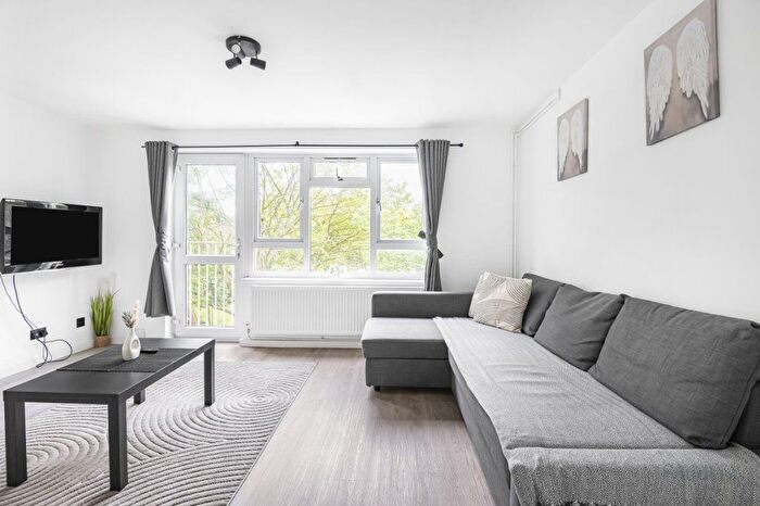 2 Bedroom Flat To Rent In Union Road, Northolt, Middlesex, UB5