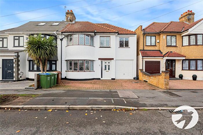 4 Bedroom Semi Detached House For Sale In Saltash Road, Welling, Kent, DA16