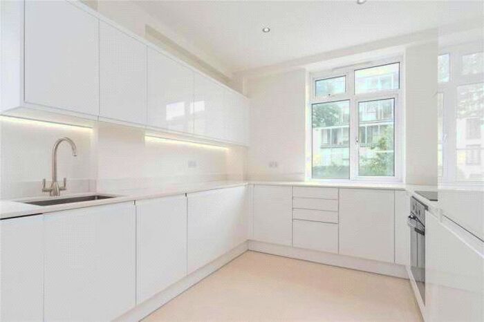 2 Bedroom Flat To Rent In Grove End Gardens, Grove End Road, St John's Wood, London, NW8