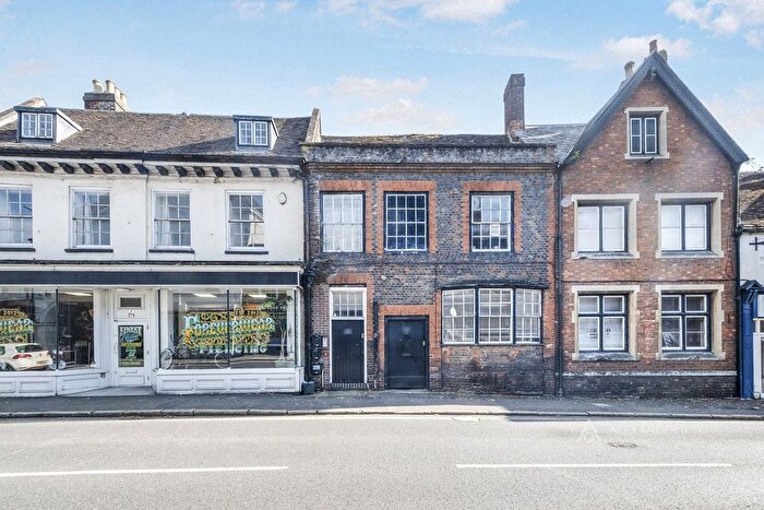 2 Bedroom Flat For Sale In West Street, Buckingham, MK18