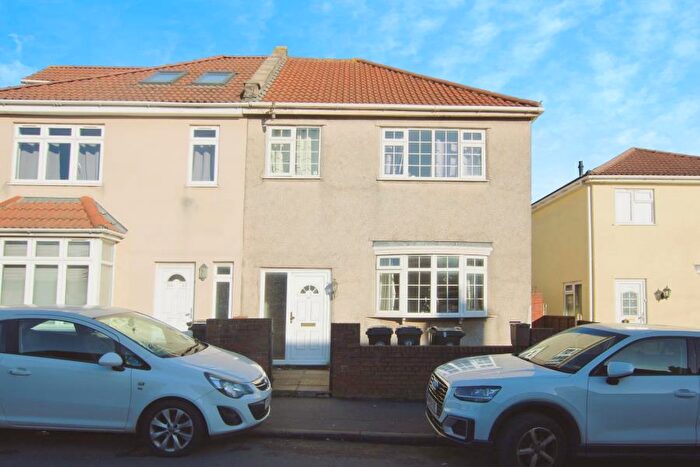 6 Bedroom Semi-Detached House To Rent In Toronto Road - Horfield, BS7