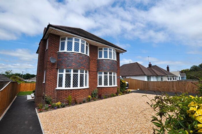 3 Bedroom Detached House To Rent In Sopers Lane, Poole, BH17
