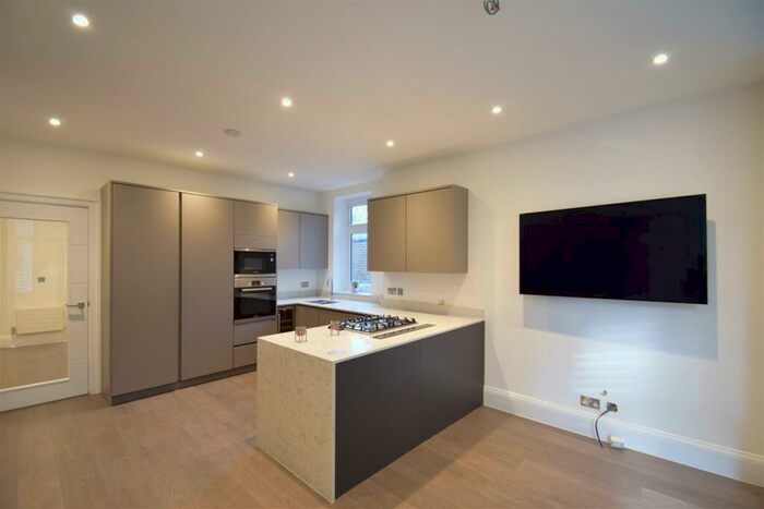 3 Bedroom Apartment To Rent In Greenbank, Green Lane, Northwood, HA6