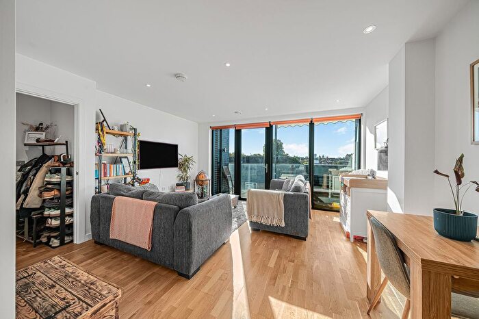 1 Bedroom Flat For Sale In Hawthorne Crescent, London, SE10