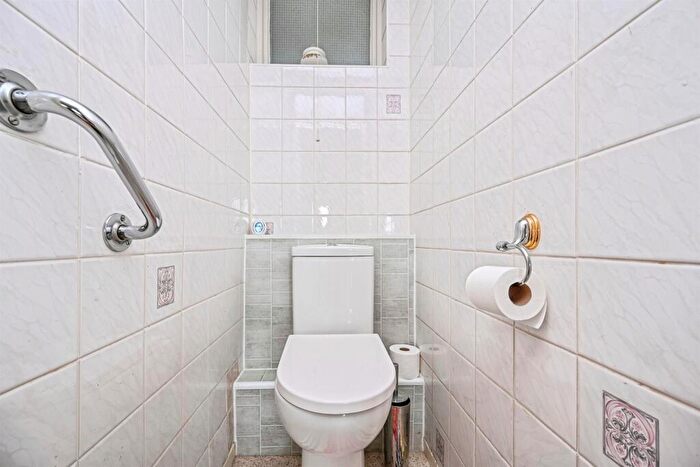 3 Bedroom Flat For Sale In Croxteth Drive, Liverpool, L17