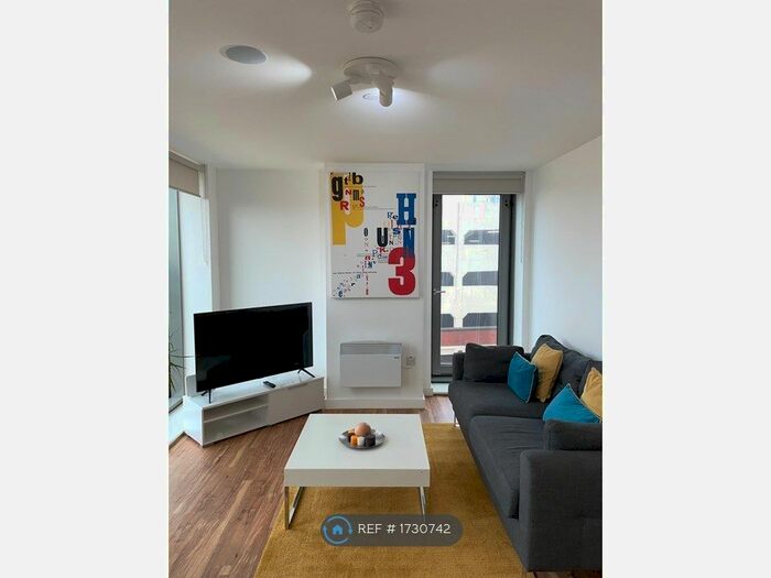 2 Bedroom Flat To Rent In Michigan Point Tower A, Salford, M50