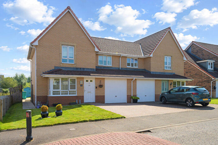 3 Bedroom Semi-Detached House For Sale In Craigcrest Place, Condorrat, G67