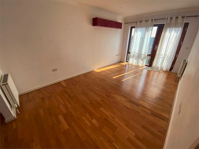 2 Bedroom Flat To Rent In Atlas Crescent, Edgware, HA8