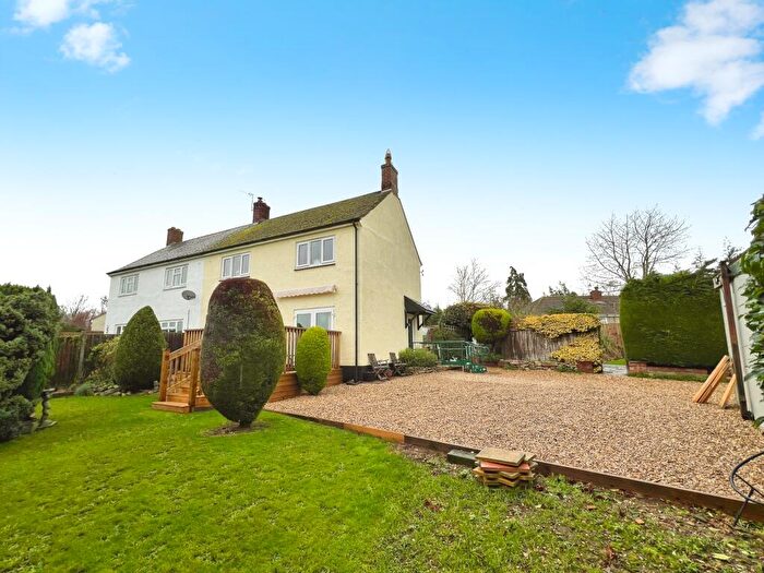 3 Bedroom Semi Detached House For Sale In Corby Road, Bitchfield, Grantham, NG33