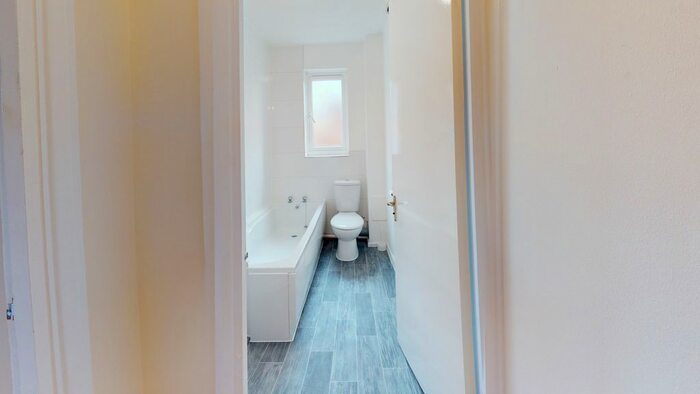 1 Bedroom Flat To Rent In Linnet Close, London, N9