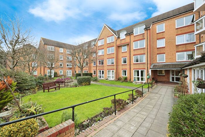 1 Bedroom Flat To Rent In Cassio Road, Watford, Watford, WD18