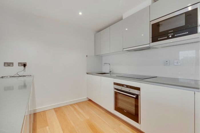 2 Bedroom Flat To Rent In Camley Street, London, N1C
