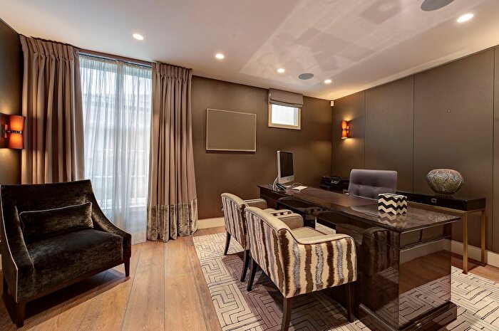 5 Bedroom Town House For Sale In Lindsay Square, London, SW1V