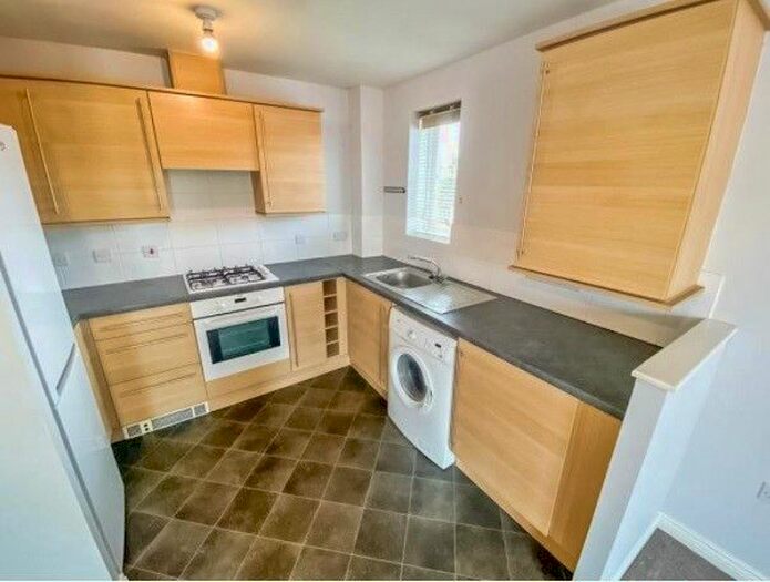2 Bedroom Flat To Rent In Signet Square, Coventry, West Midlands, CV2