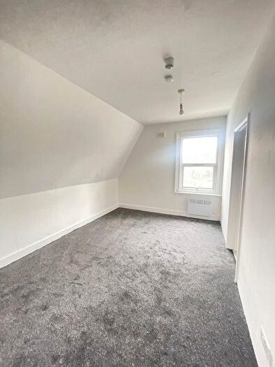 1 Bedroom Flat To Rent In Ashburton Road, Croydon, CR0
