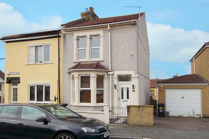 2 Bedroom House To Rent In Beaufort Road, Kingswood, Bristol, BS15