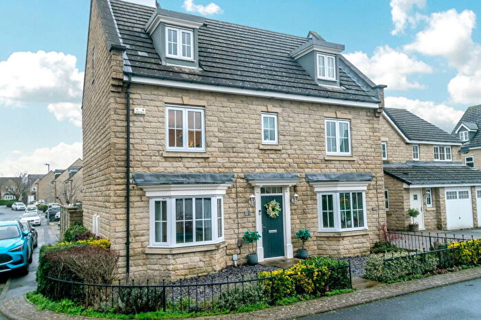 5 Bedroom Detached House For Sale In Birkhead Close, Highburton, HD8