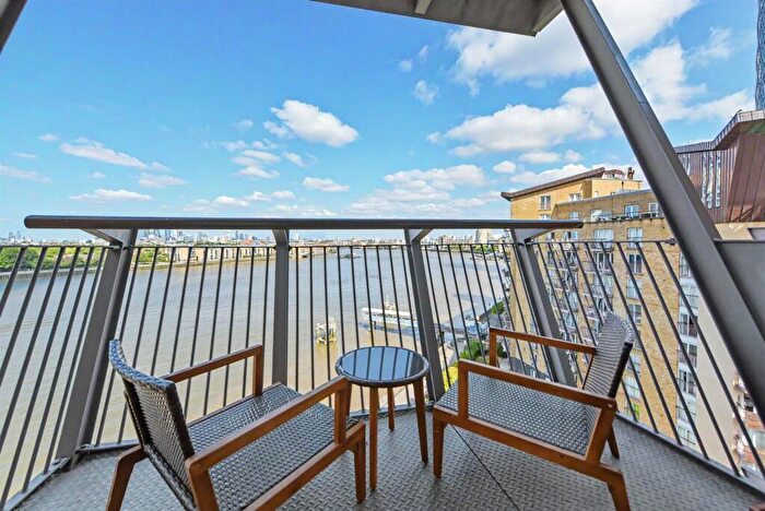 2 Bedroom Apartment For Sale In Pierpoint Building, Westferry Road, London, E14