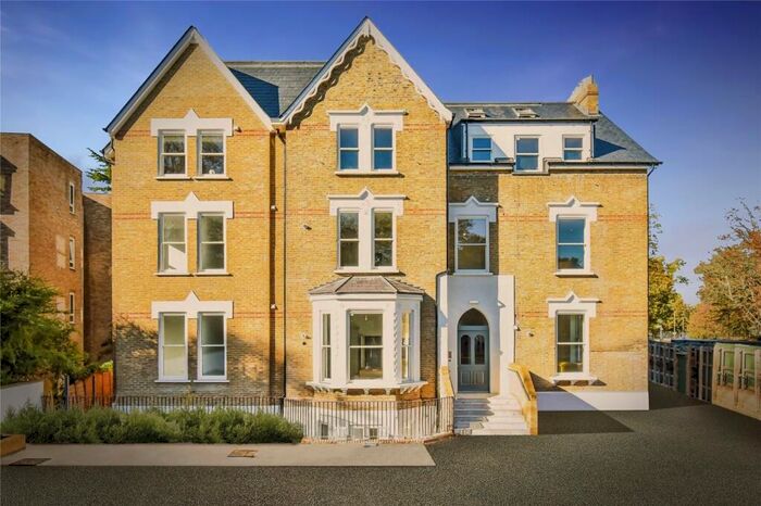 1 Bedroom Flat For Sale In Copers Cope Road, Beckenham, BR3