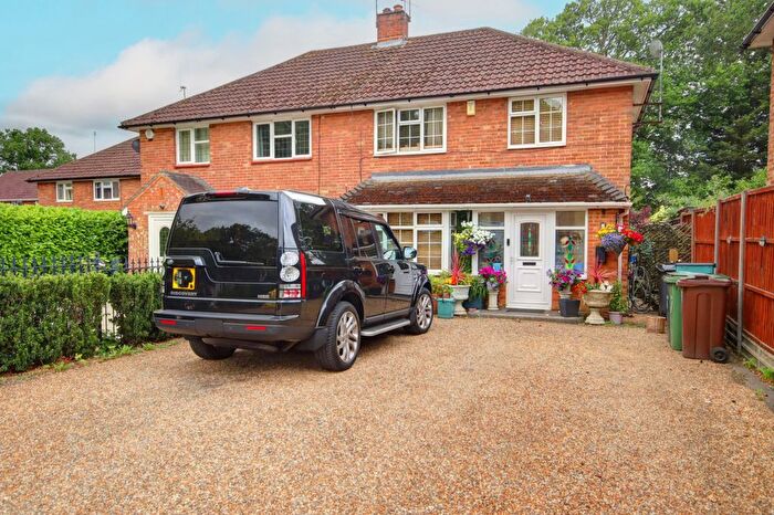 3 Bedroom Semi-Detached House For Sale In Black Boy Wood, Bricket Wood, St. Albans, AL2