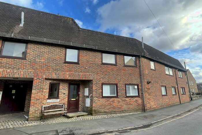 2 Bedroom Flat To Rent In Ashfield Court, Ashfield Road, Midhurst, GU29