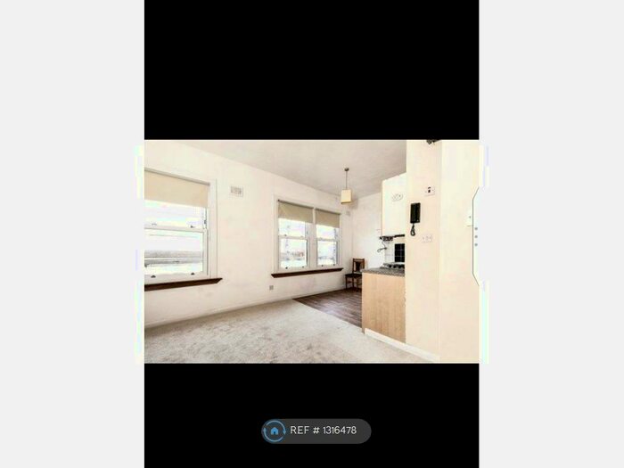 Studio To Rent In Blythe Vale, London SE6