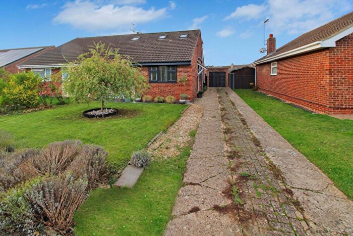 4 Bedroom Semi-Detached House For Sale In Paddock Close, Clapham, Bedford, MK41