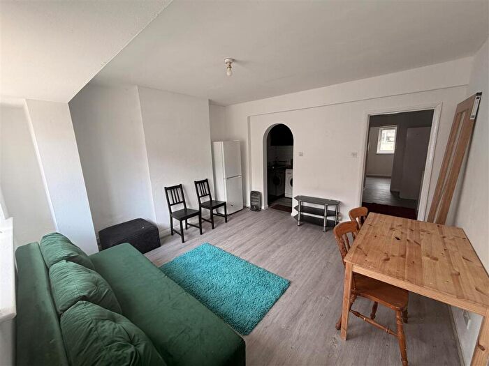 1 Bedroom Apartment To Rent In Romsey Rd, Southampton, SO16