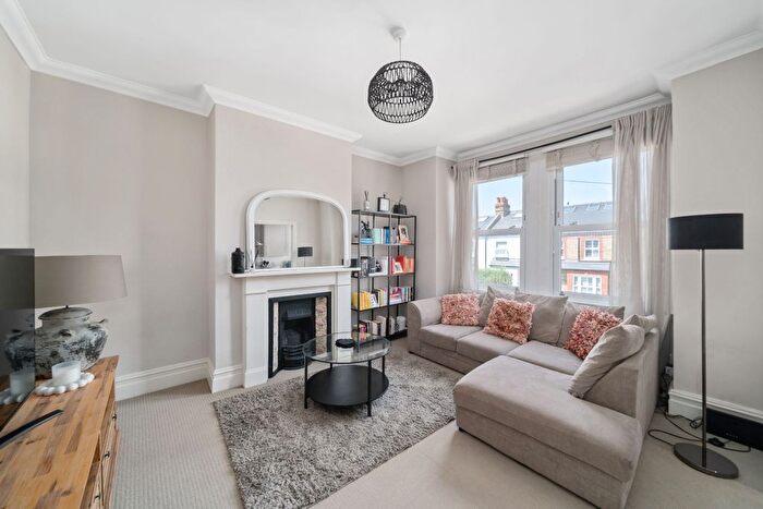 2 Bedroom Flat To Rent In South Park Road, London, SW19