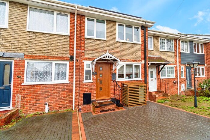 4 Bedroom Terraced House For Sale In Brook Valley, Southampton, SO16
