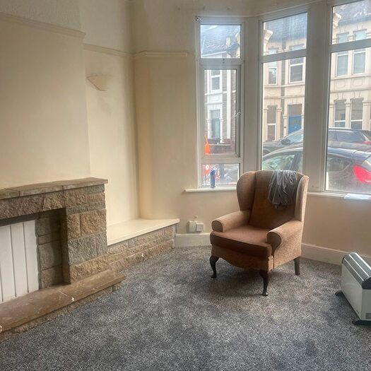 4 Bedroom End Of Terrace House To Rent In Brook Road, Bristol, BS16