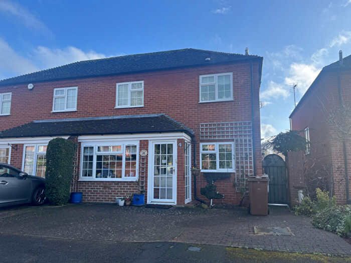 3 Bedroom Semi Detached House For Sale In Watledge Close, Tewkesbury, GL20