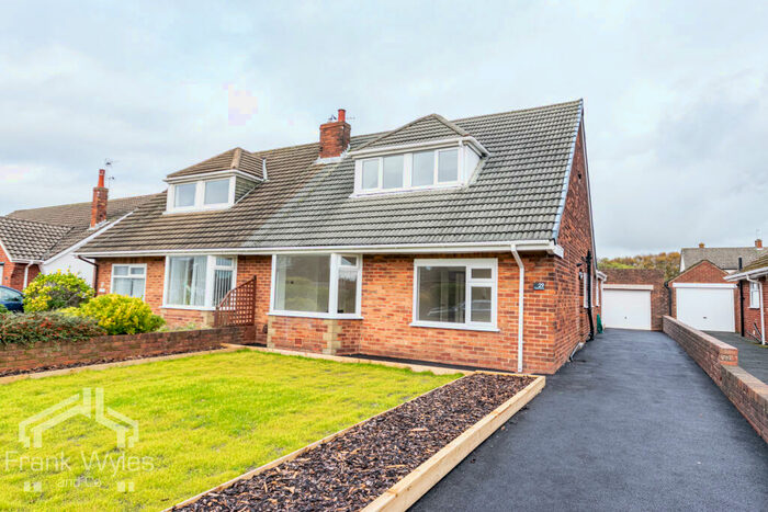 4 Bedroom Semi-Detached Bungalow To Rent In Finsbury Avenue, Ansdell, Lancashire, FY8