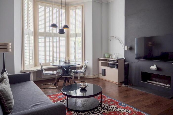 2 Bedroom Flat To Rent In Westbourne Park Road, London, W11