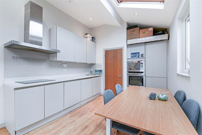 2 Bedroom Maisonette To Rent In Alexandra Road, London, SW19