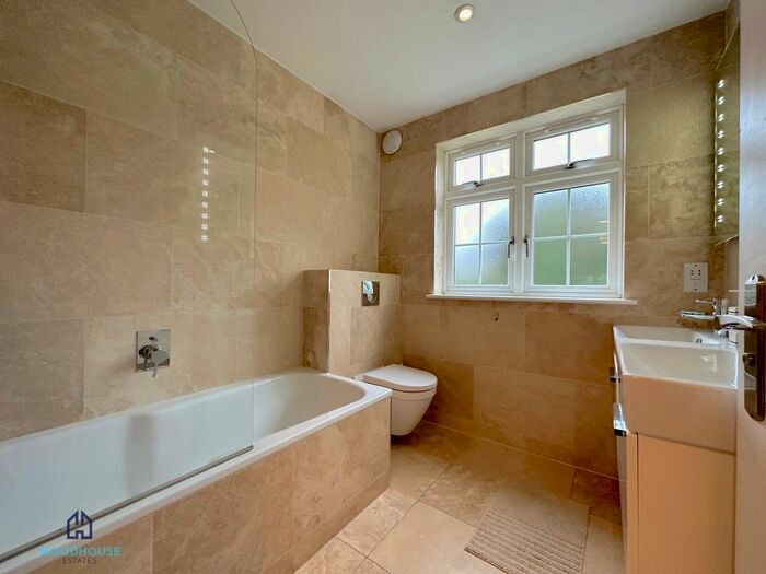 5 Bedroom Terraced House To Rent In Haydon Road, Watford, WD19