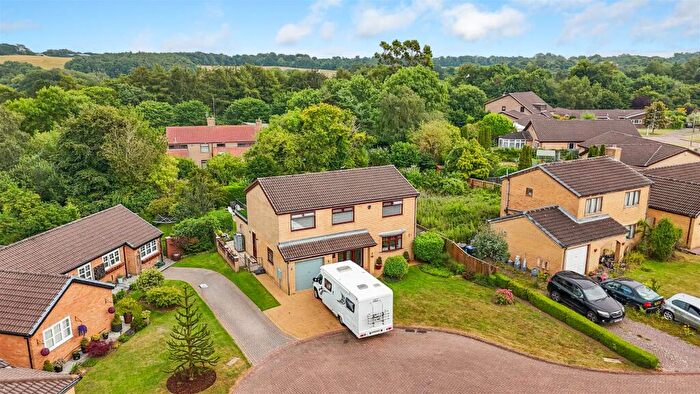 4 Bedroom Detached House For Sale In Lumley Drive, Peterlee, SR8
