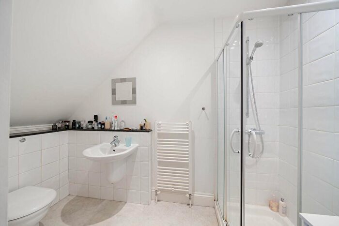 3 Bedroom Flat To Rent In Swan Road, Harrogate, North Yorkshire, HG1