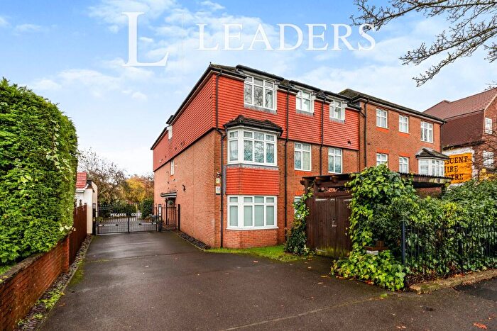 2 Bedroom Flat To Rent In Pegasus Court, Rose Hill, Sutton, SM1