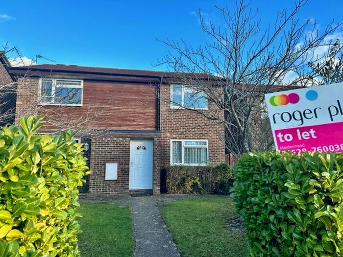 2 Bedroom Maisonette To Rent In Lillibrooke Crescent, Maidenhead, SL6