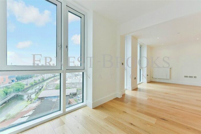 2 Bedroom Flat To Rent In Sky View Tower, High Street, Stratford, E15
