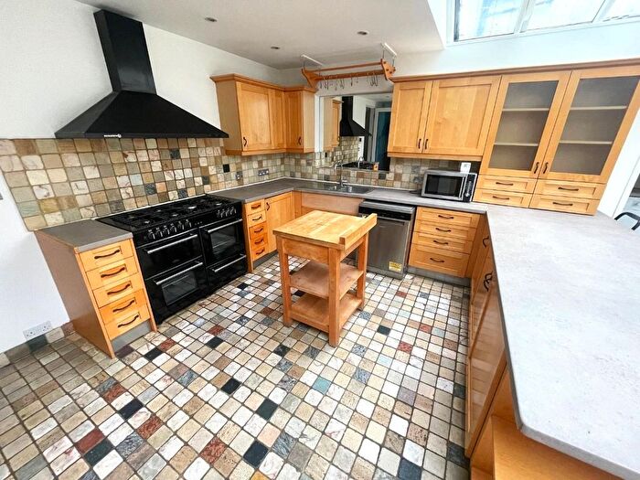 6 Bedroom Detached House To Rent In Sherwood Road, Hendon, NW4